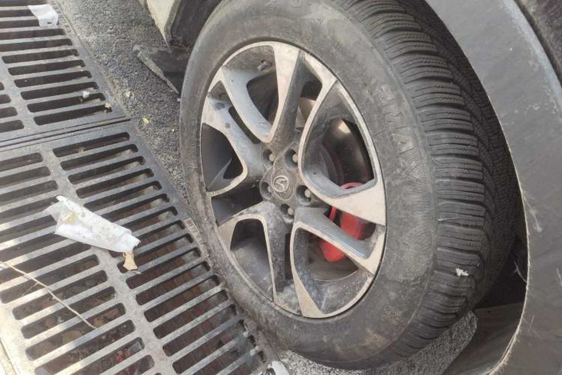 Used Soueast DX7 2017 1.5T Automatic Luxury Model Right Front Wheel Hub