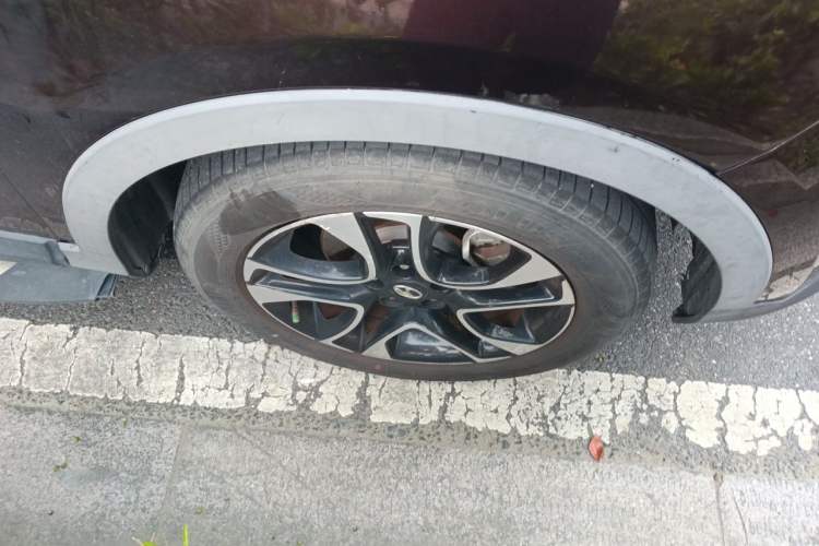 Used Soueast DX7 2017 1.5T Automatic Glory Edition Right Front Wheel Hub