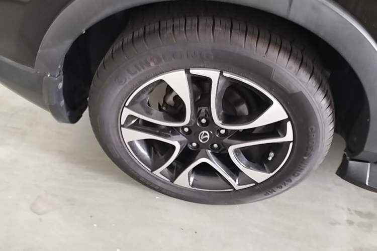 Used Soueast DX7 2017 1.5T Automatic Luxury Model Right Rear Wheel Hub