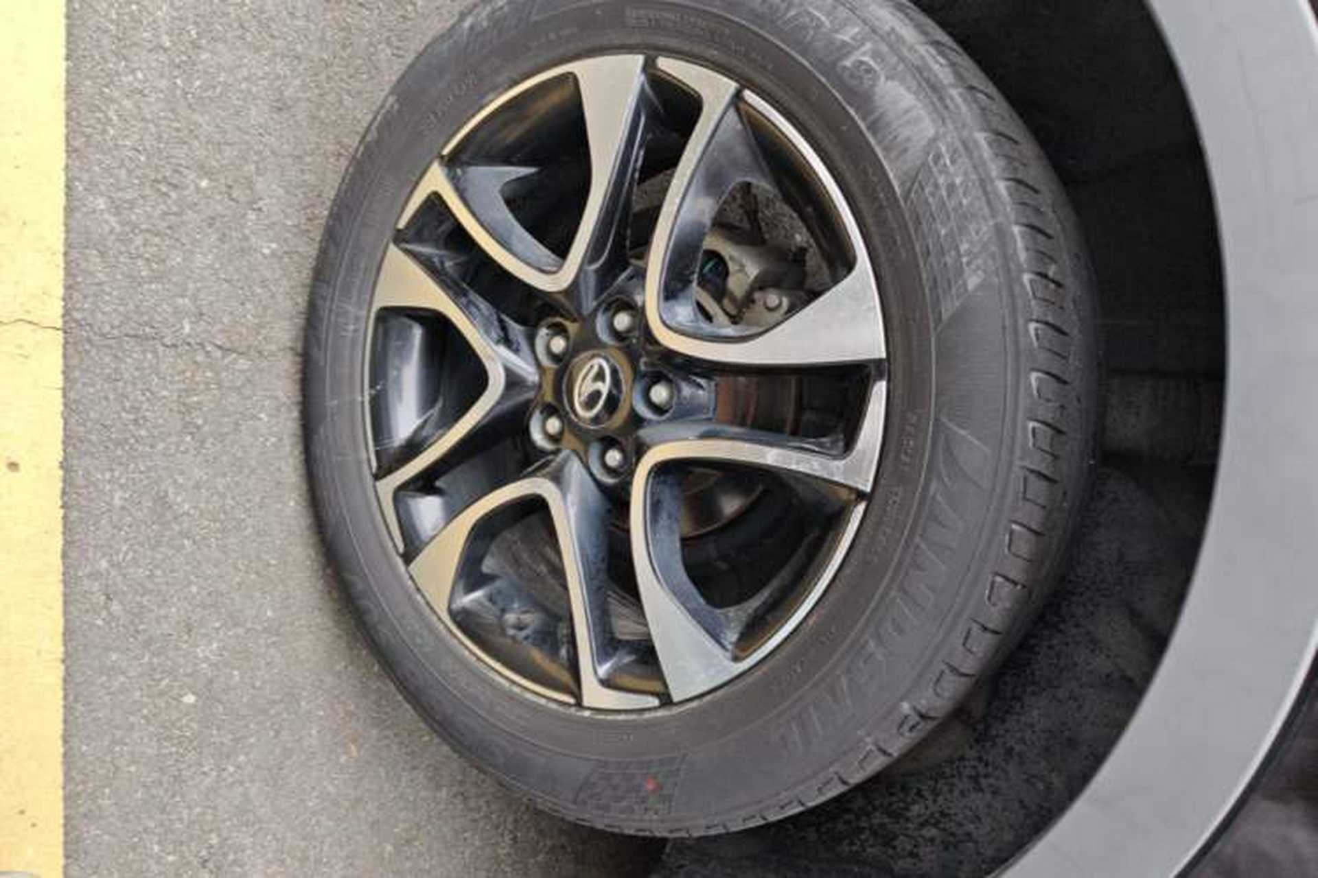 Used Soueast DX7 2017 1.5T Manual Triumph Edition Right Rear Wheel Hub