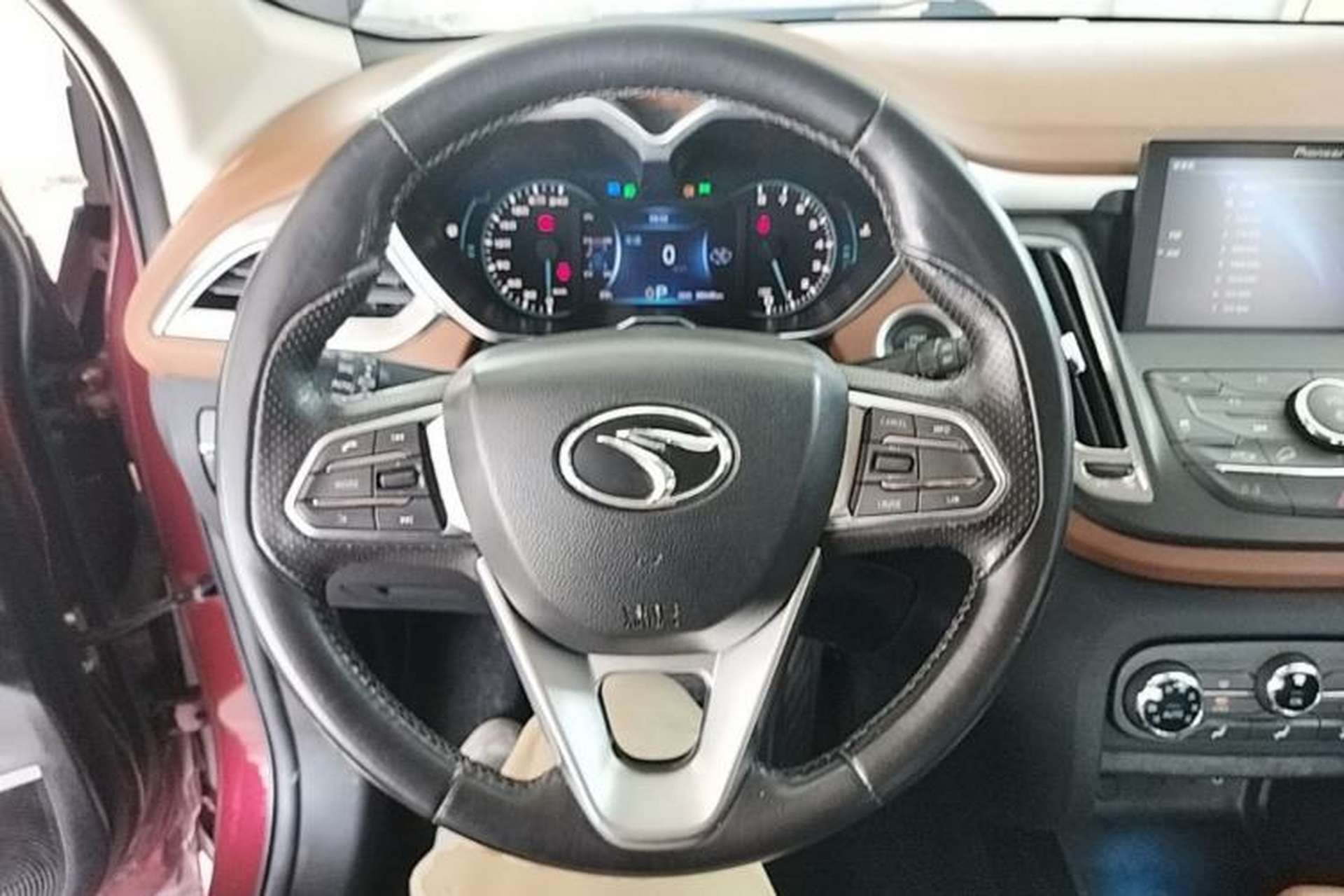 Used Soueast DX7 2017 1.5T Automatic Luxury Model Steering Wheel