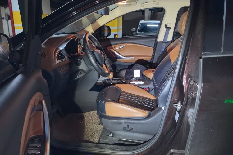 Used Soueast DX7 2017 1.5T Automatic Luxury Model Left Front Seat