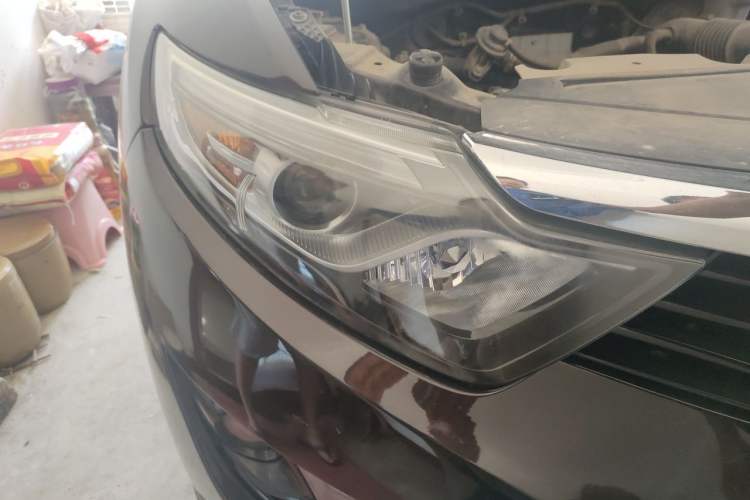Used Soueast DX7 2017 1.5T Automatic Luxury Model Right Front Headlight