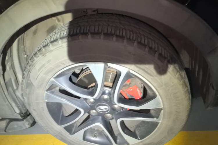 Used Soueast DX7 2017 1.5T Automatic Luxury Model Right Front Wheel Hub