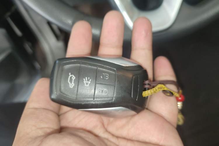 Used Soueast DX7 2017 1.5T Automatic Luxury Model Vehicle Key