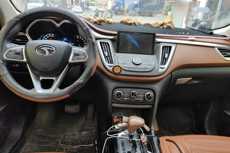 Used Soueast DX7 2017 1.5T Automatic Glory Edition Interior 2