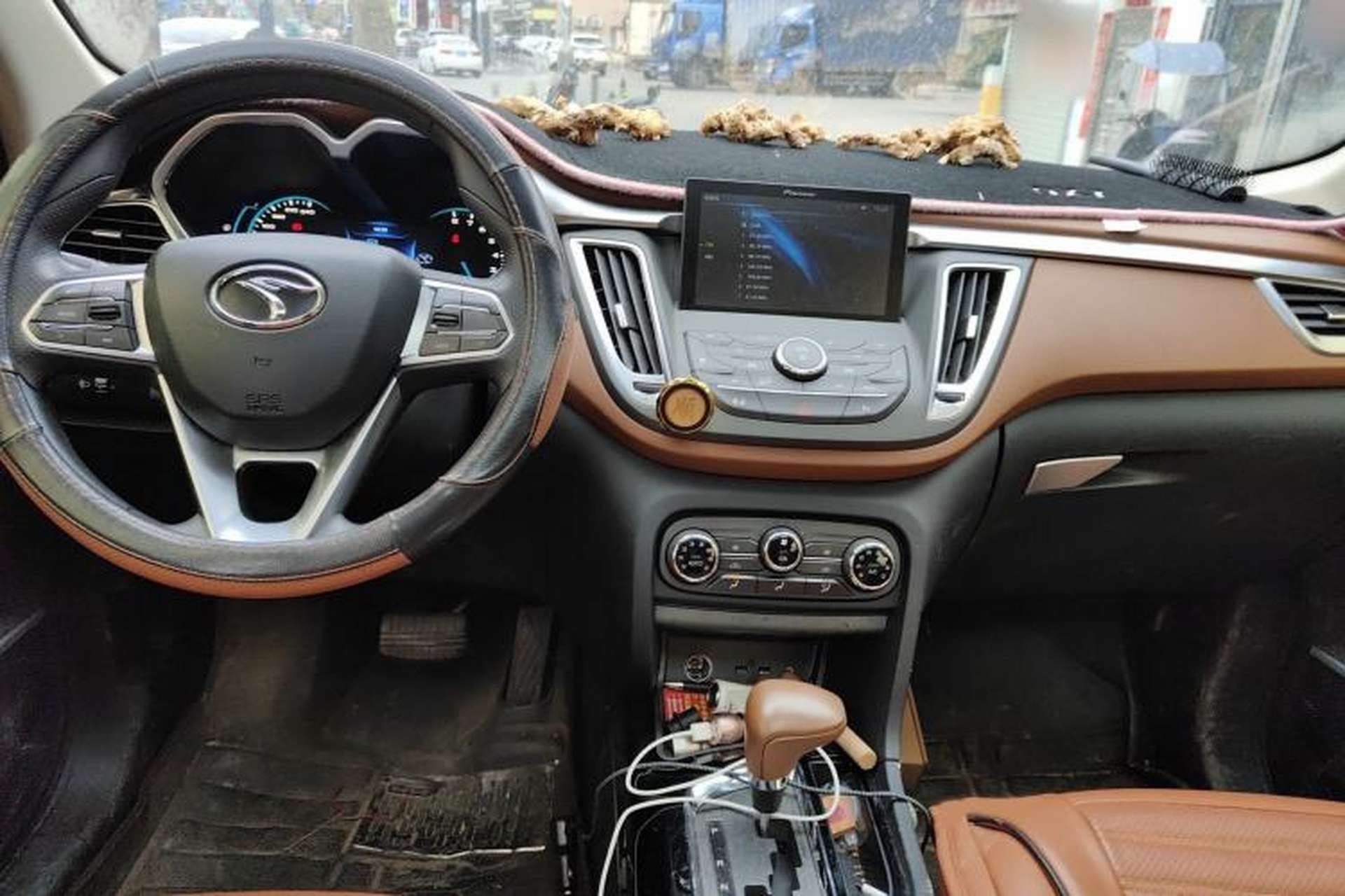 Used Soueast DX7 2017 1.5T Automatic Glory Edition Interior 2