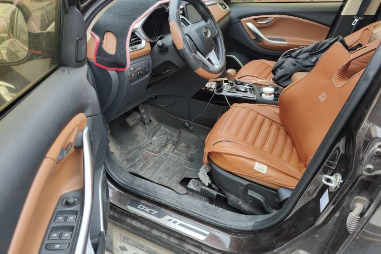 Used Soueast DX7 2017 1.5T Automatic Glory Edition Interior 3