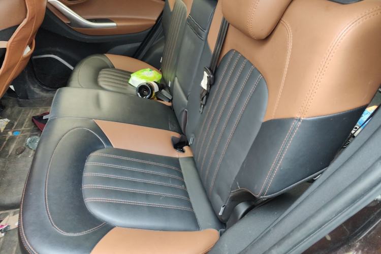 Used Soueast DX7 2017 1.5T Automatic Glory Edition Interior 4