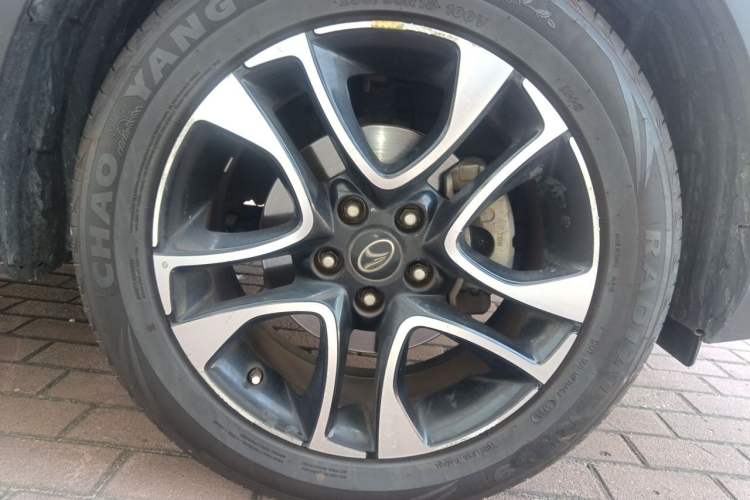 Used Soueast DX7 2017 1.5T Automatic Luxury Model Right Front Wheel Hub