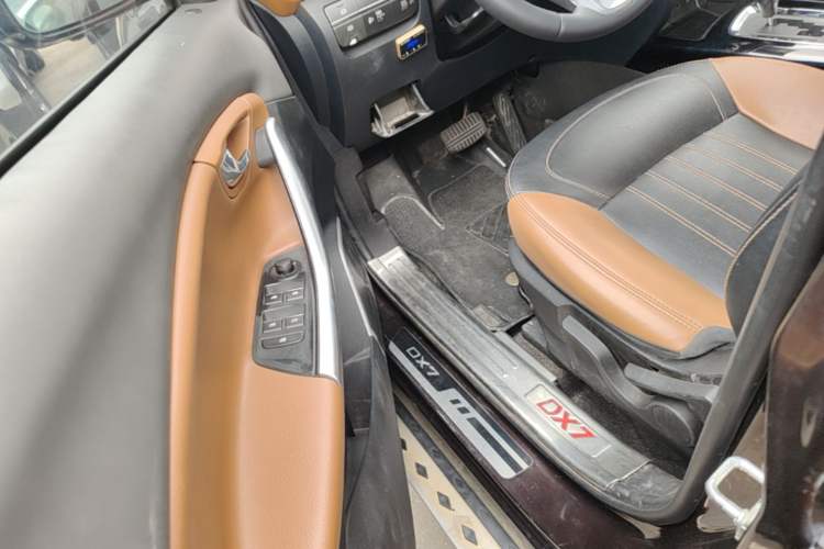 Used Soueast DX7 2017 1.5T Automatic Glory Edition Driver Seat