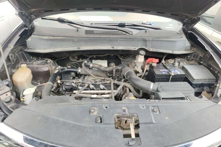 Used Soueast DX7 2017 1.5T Automatic Glory Edition Engine Bay