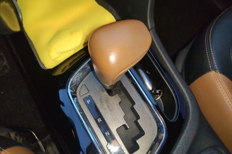 Used Soueast DX7 2017 1.5T Automatic Glory Edition Gear Lever