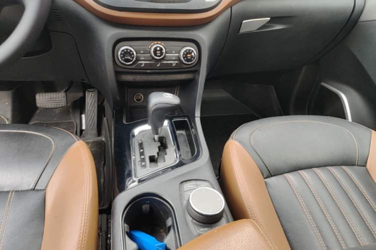 Used Soueast DX7 2017 1.5T Automatic Glory Edition Gear Lever