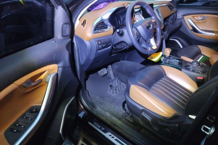 Used Soueast DX7 2017 1.5T Automatic Glory Edition Interior 3