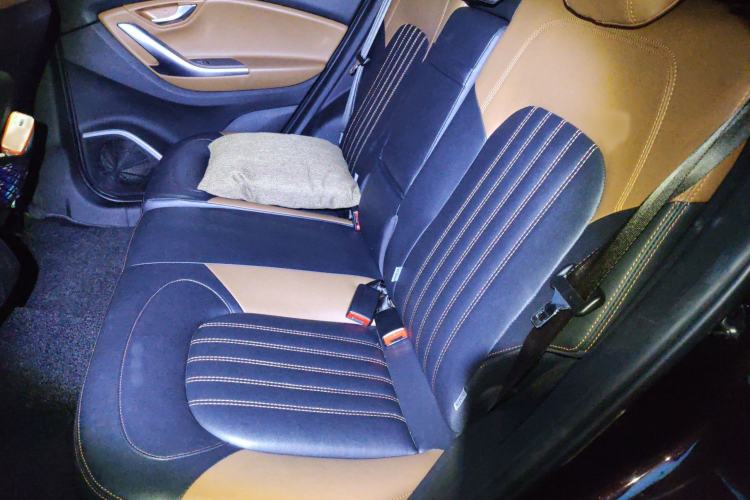 Used Soueast DX7 2017 1.5T Automatic Glory Edition Interior 4
