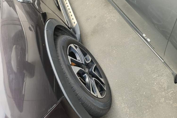 Used Soueast DX7 2017 1.5T Automatic Glory Edition Left Front Wheel Hub