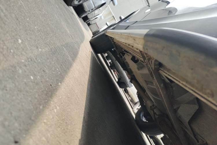 Used Soueast DX7 2017 1.5T Automatic Glory Edition Right Side Sill
