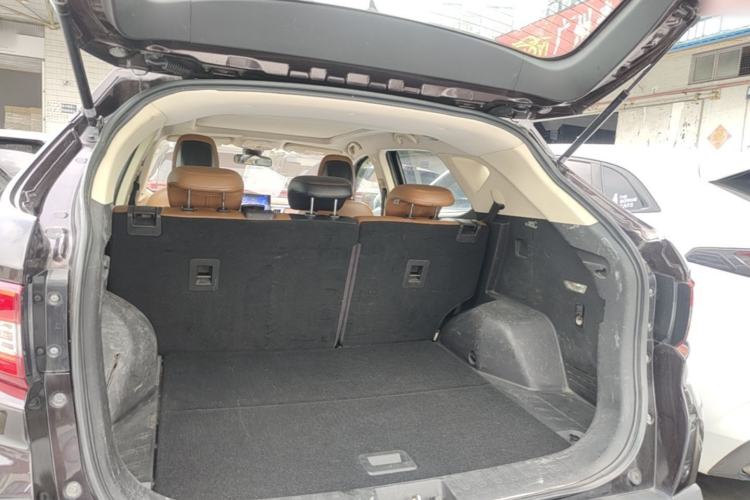 Used Soueast DX7 2017 1.5T Automatic Glory Edition Trunk