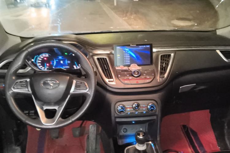 Used Soueast DX7 2017 1.5T Manual Triumph Edition Center Console
