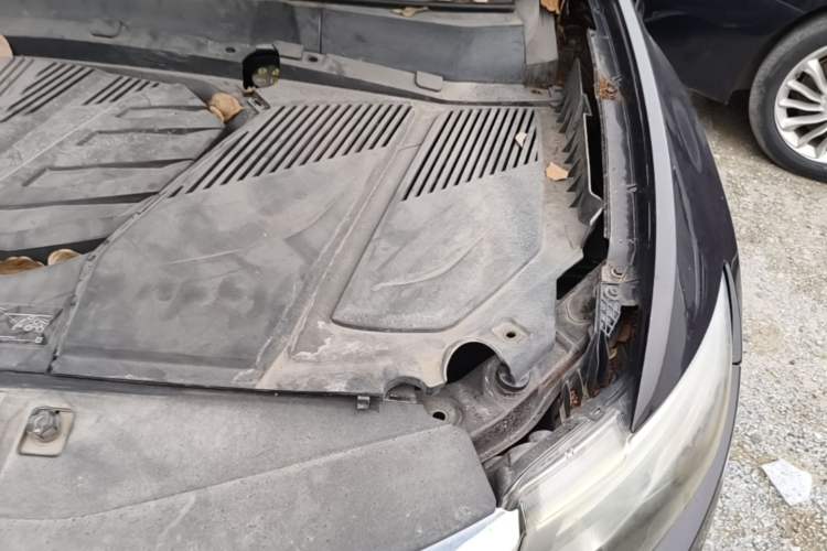 Used Soueast DX7 2017 1.5T Automatic Glory Edition Engine Bay Left