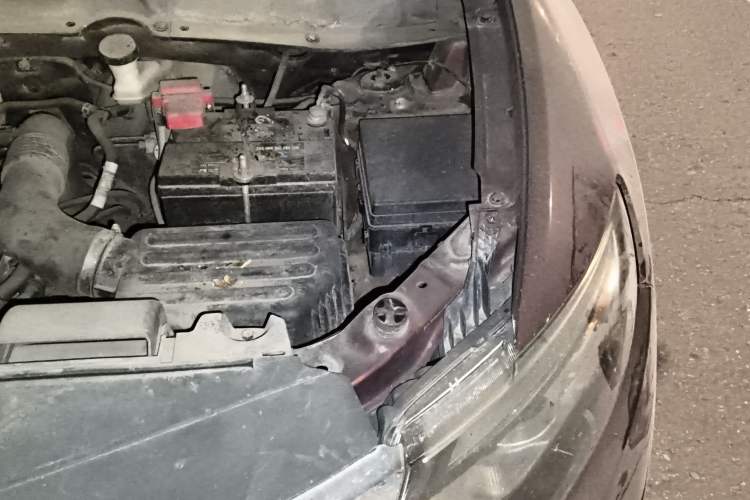 Used Soueast DX7 2017 1.5T Manual Triumph Edition Engine Bay Left