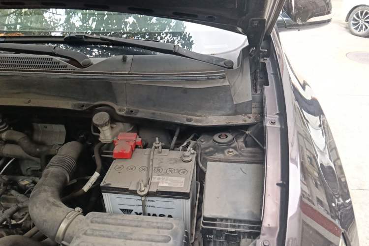 Used Soueast DX7 2017 1.5T Automatic Luxury Model Engine Bay Left