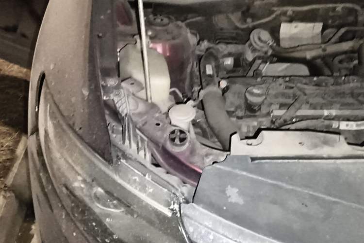 Used Soueast DX7 2017 1.5T Manual Triumph Edition Engine Bay Right