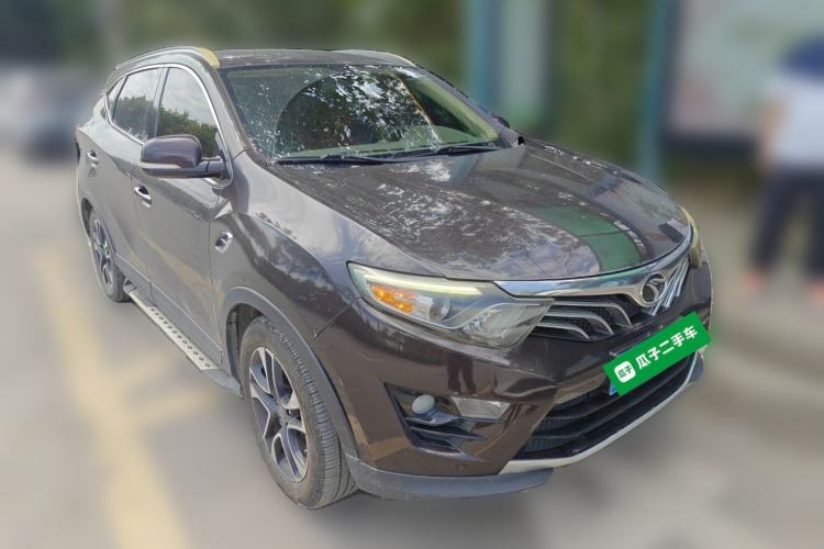 Used Soueast DX7 2017 1.5T Automatic Luxury Model Front Right 45 Deg