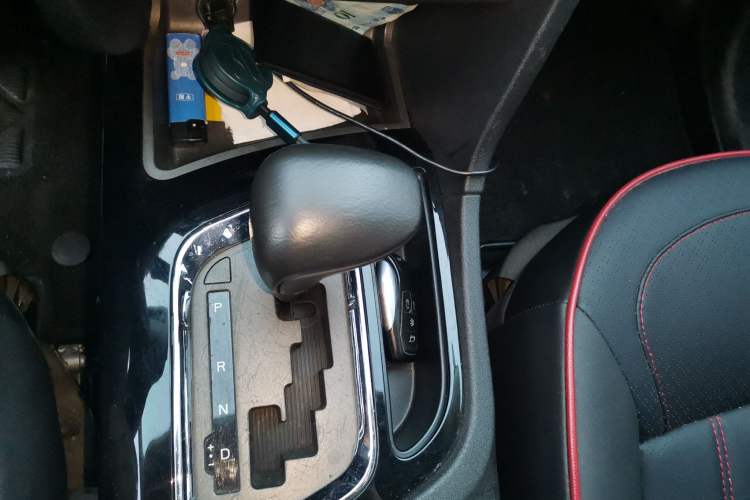 Used Soueast DX7 2017 1.5T Automatic Luxury Model Gear Lever