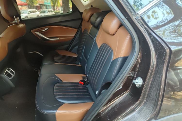 Used Soueast DX7 2017 1.5T Automatic Luxury Model Left Rear Seat