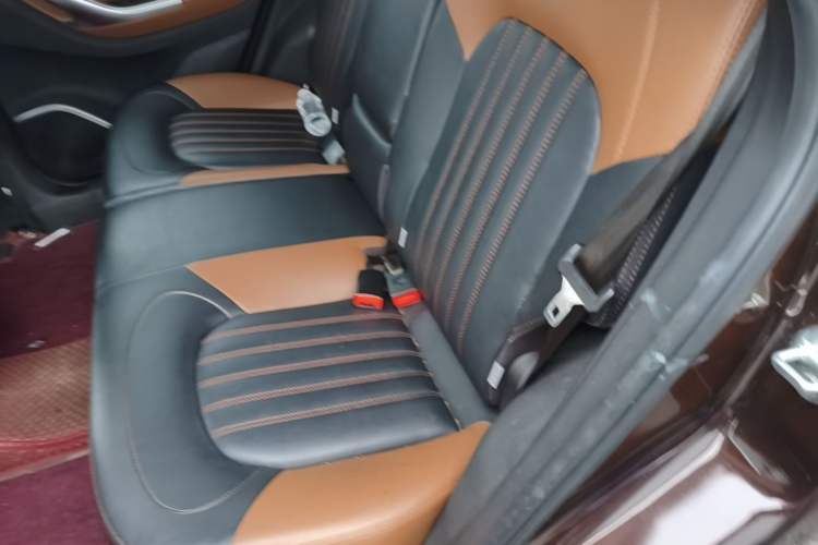 Used Soueast DX7 2017 1.5T Automatic Glory Edition Left Rear Seat