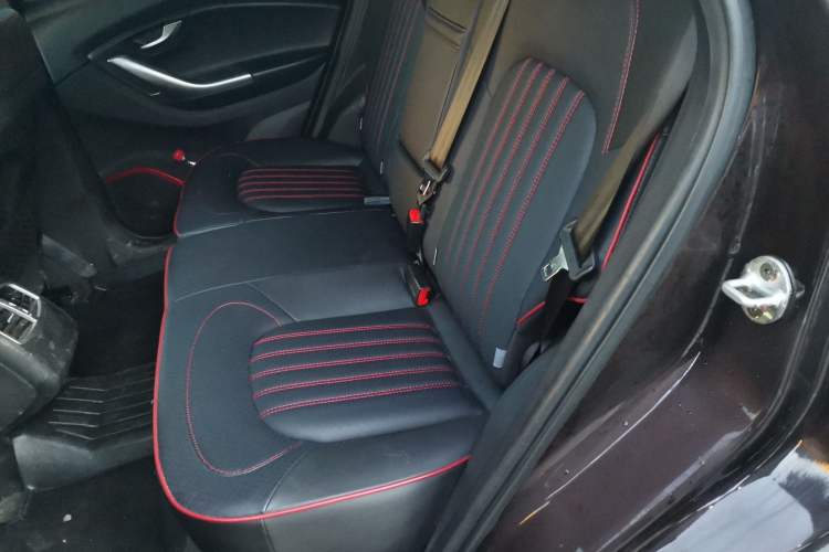 Used Soueast DX7 2017 1.5T Automatic Luxury Model Left Rear Seat