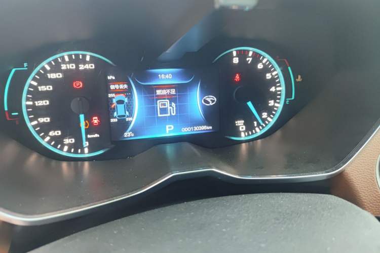 Used Soueast DX7 2017 1.5T Automatic Luxury Model Odometer Close Up