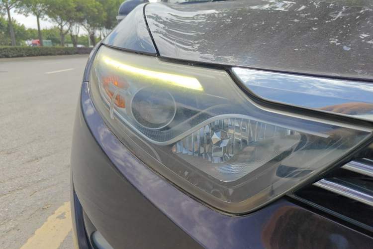 Used Soueast DX7 2017 1.5T Automatic Luxury Model Right Front Headlight