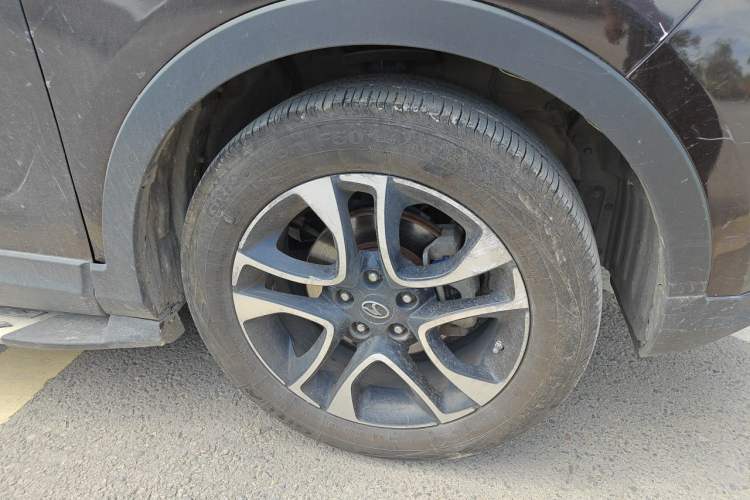 Used Soueast DX7 2017 1.5T Automatic Luxury Model Right Front Wheel Hub