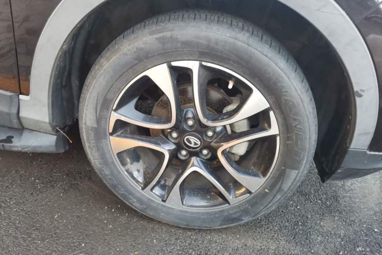 Used Soueast DX7 2017 1.5T Automatic Luxury Model Right Front Wheel Hub