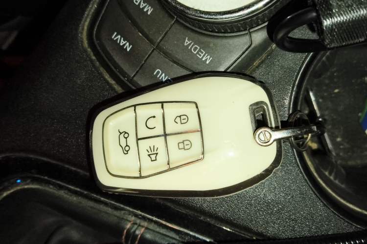 Used Soueast DX7 2017 1.5T Manual Triumph Edition Vehicle Key