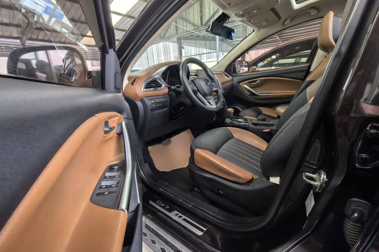 Used Soueast DX7 2017 1.5T Automatic Luxury Model Interior 2