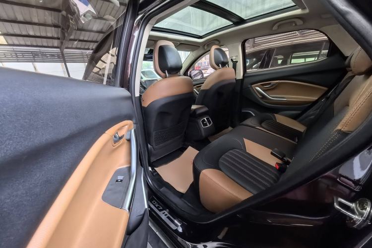 Used Soueast DX7 2017 1.5T Automatic Luxury Model Interior 3