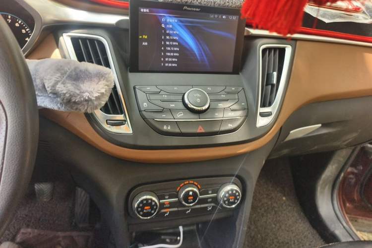 Used Soueast DX7 2017 1.5T Manual Triumph Edition Audio And AC Panel