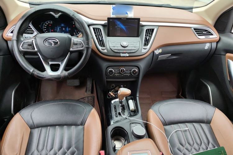 Used Soueast DX7 2017 1.5T Automatic Glory Edition Center Console