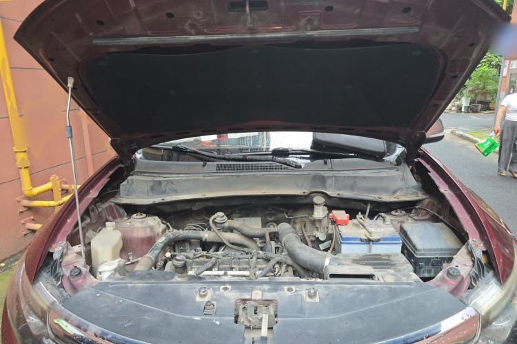 Used Soueast DX7 2017 1.5T Automatic Glory Edition Engine Bay