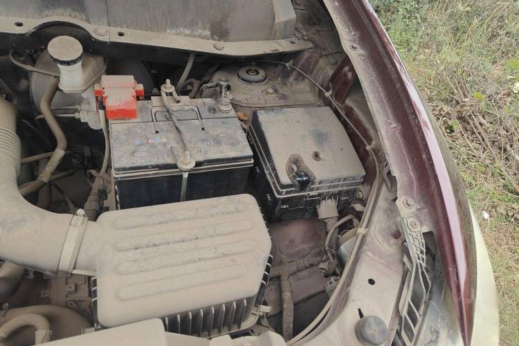 Used Soueast DX7 2017 1.5T Automatic Luxury Model Engine Bay Left