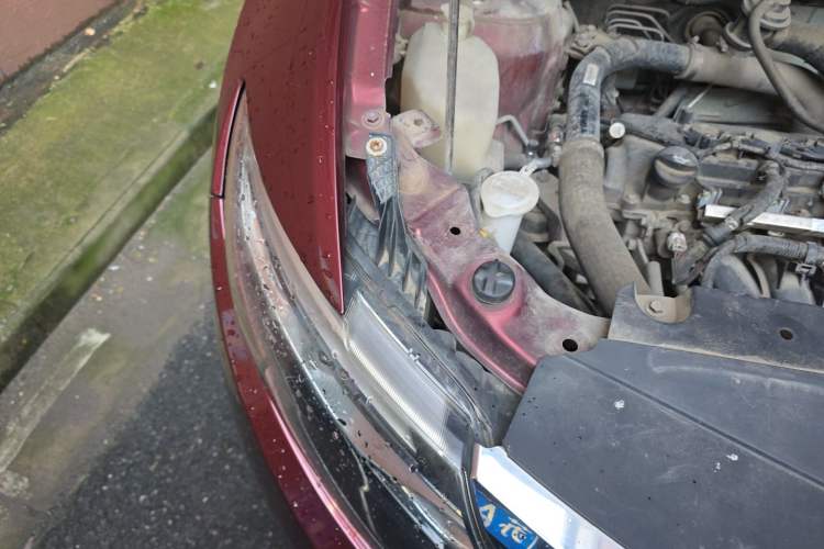 Used Soueast DX7 2017 1.5T Automatic Glory Edition Engine Bay Right
