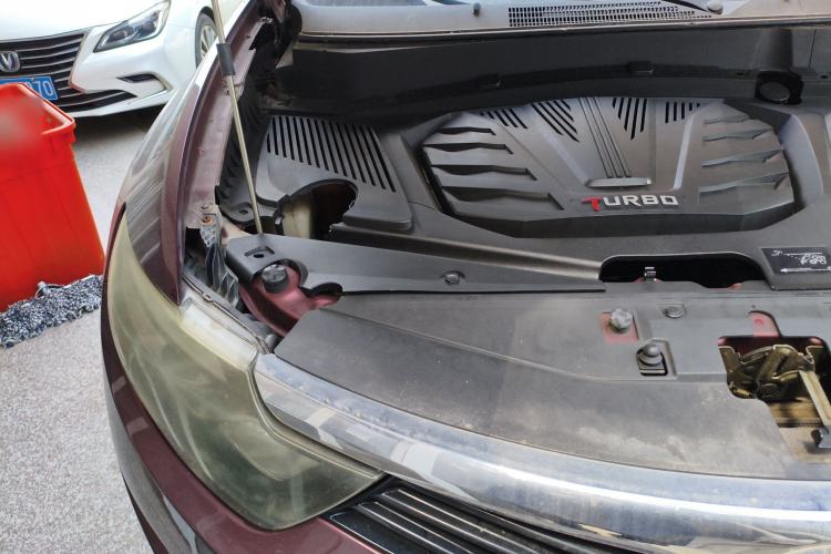 Used Soueast DX7 2017 1.5T Manual Luxury Model Engine Bay Right
