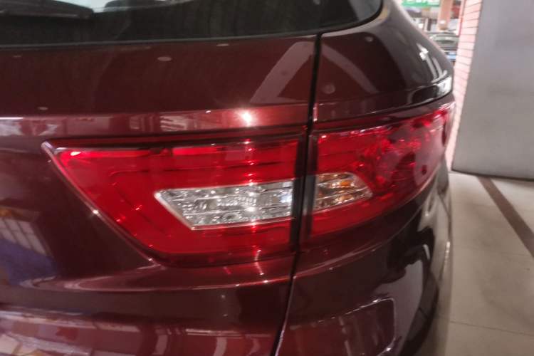 Used Soueast DX7 2017 1.5T Automatic Luxury Model Exterior 3