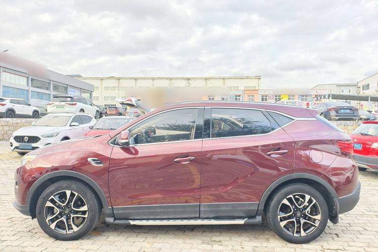 Used Soueast DX7 2017 1.5T Automatic Glory Edition Exterior 7