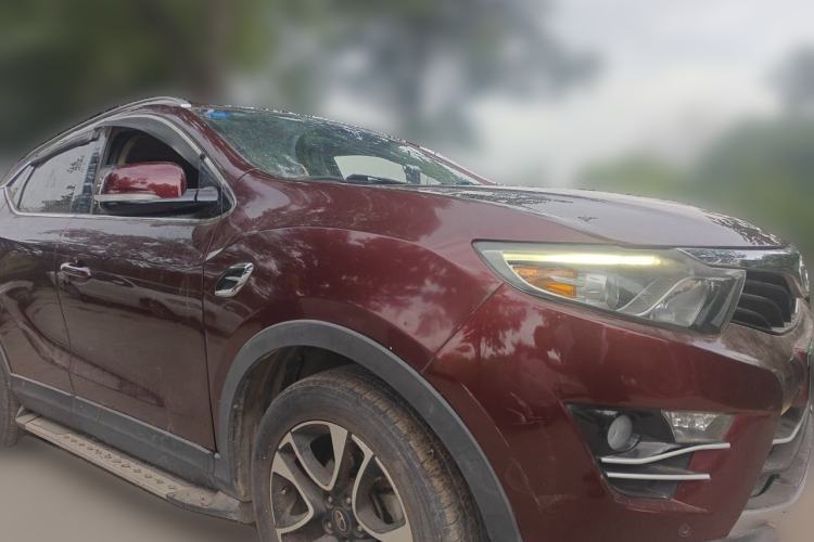 Used Soueast DX7 2017 1.5T Automatic Luxury Model Front Right 45 Deg