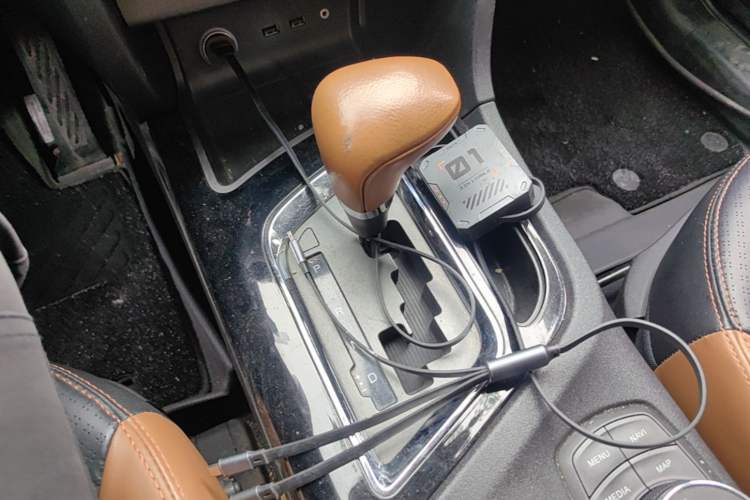 Used Soueast DX7 2017 1.5T Automatic Luxury Model Gear Lever